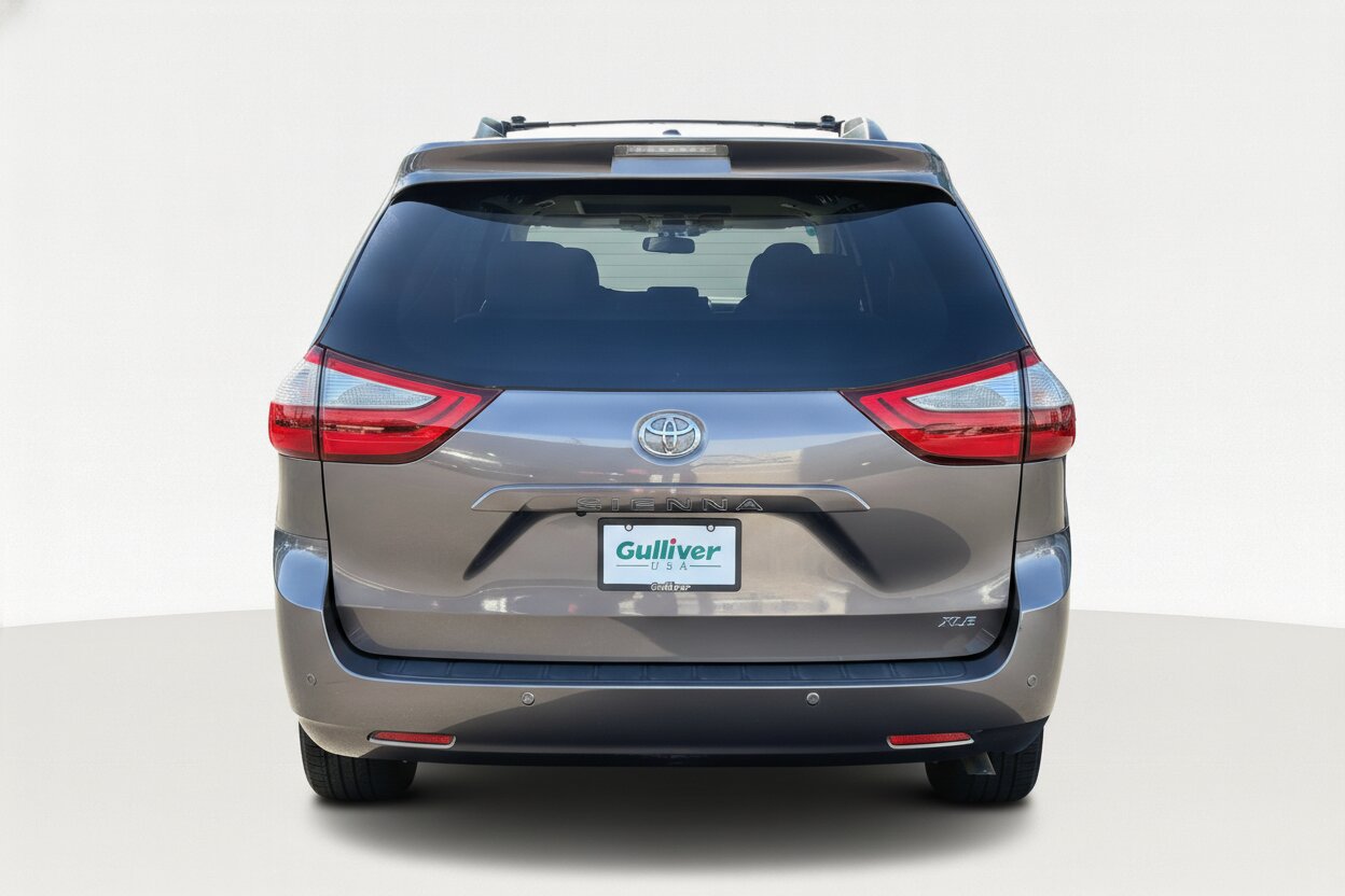 2016 Toyota Sienna 6